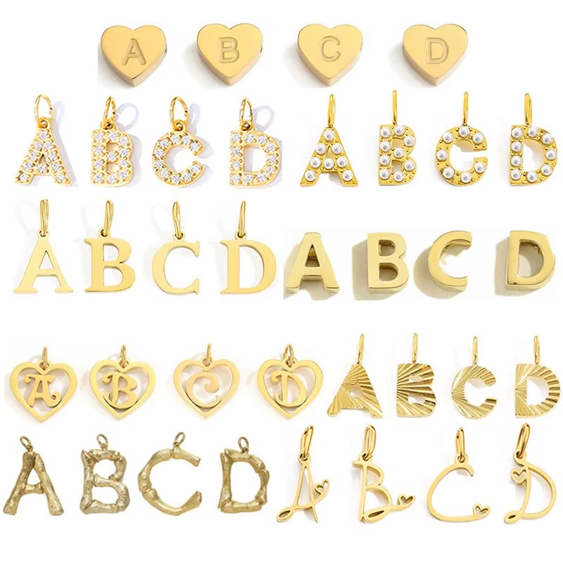 Ensemble de breloques lettres  - Initial Letter Necklace 18K Gold avis et prix