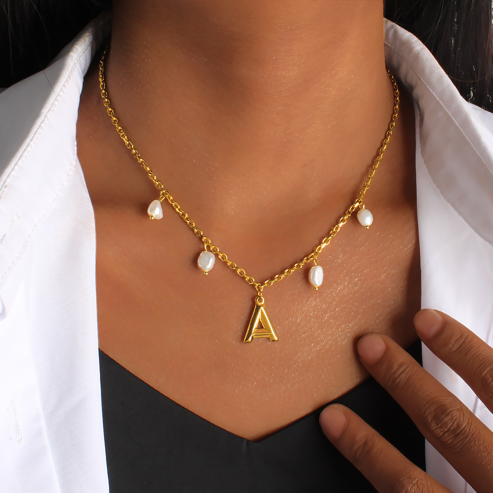 Collier avec pendentif en form - Initial Letter Necklace 18K Gold avis et prix