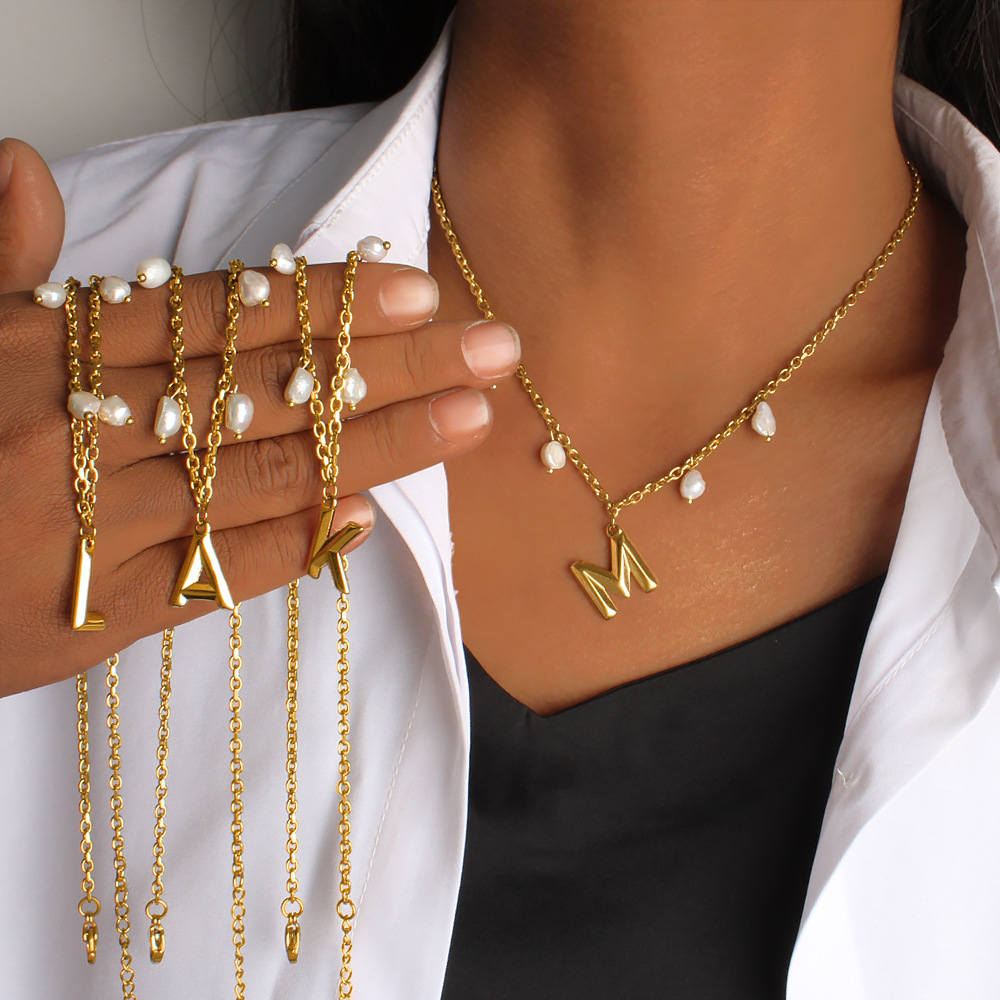 Collier avec pendentif en form - Initial Letter Necklace 18K Gold avis et prix