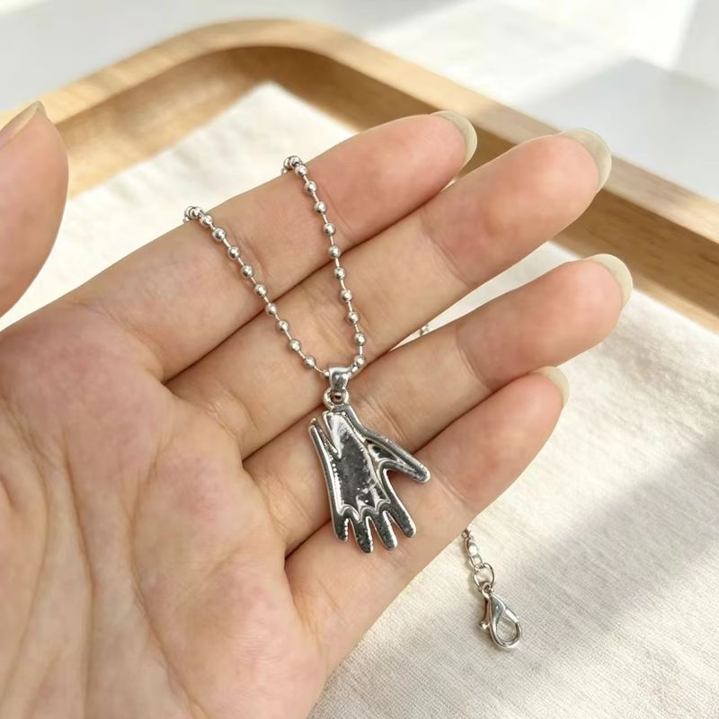 Collier gant de Michael Jackso - Anime Pendant Necklace avis et prix